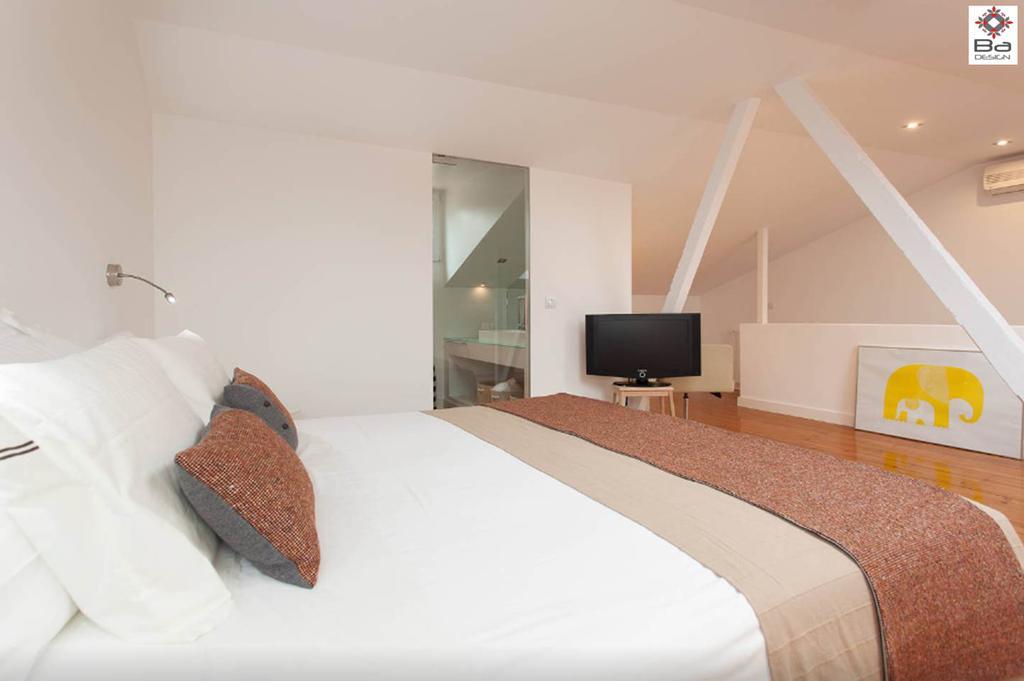 Design Duplex Apartment Ba/ Chiado Lisboa Стая снимка