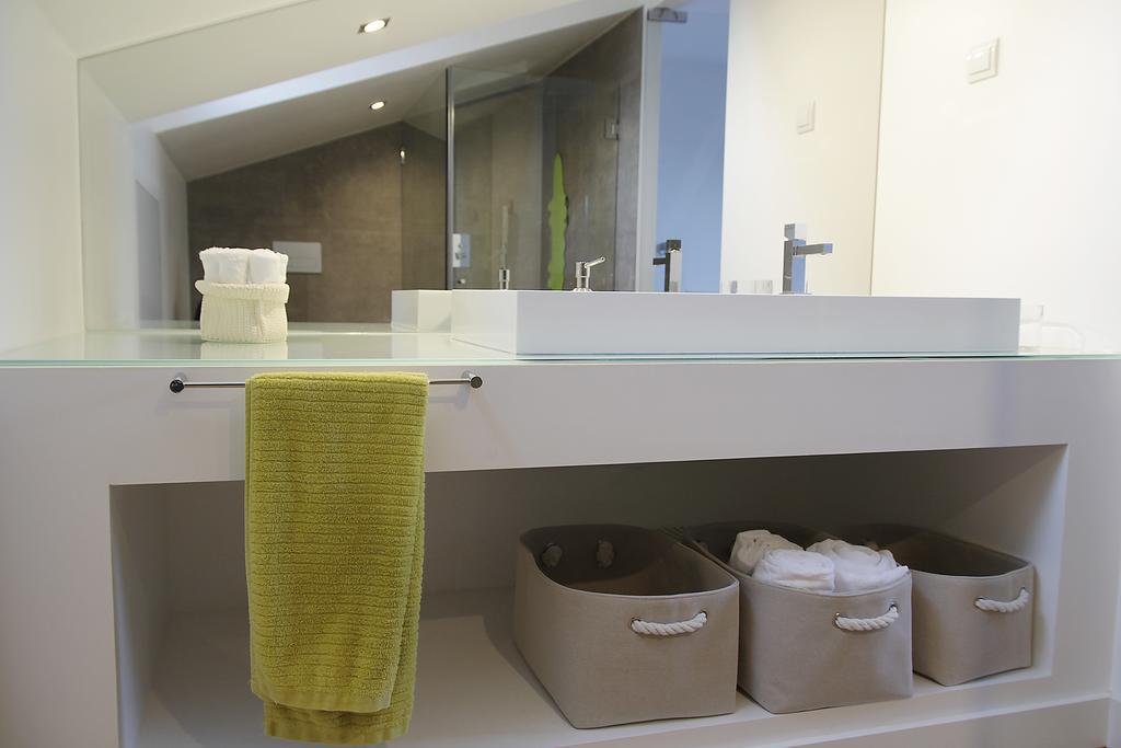Design Duplex Apartment Ba/ Chiado Lisboa Стая снимка