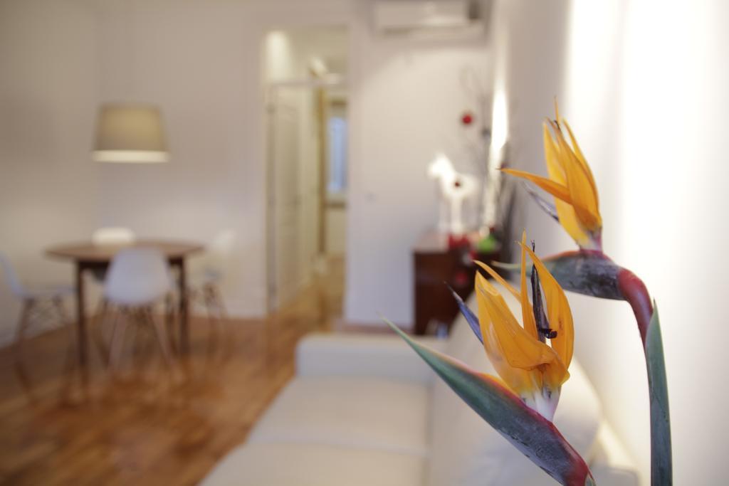 Design Duplex Apartment Ba/ Chiado Lisboa Стая снимка