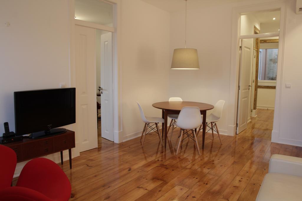 Design Duplex Apartment Ba/ Chiado Lisboa Стая снимка